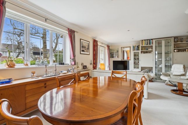 Flat for sale in Eastcote Road, Pinner