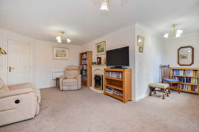 Flat 32, Clarks Court, High Street, Cullompton photo 3