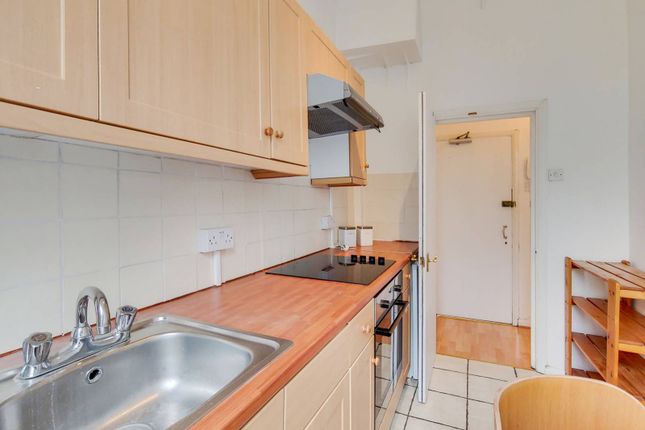 Thumbnail Flat to rent in Chepstow Road, Notting Hill, London