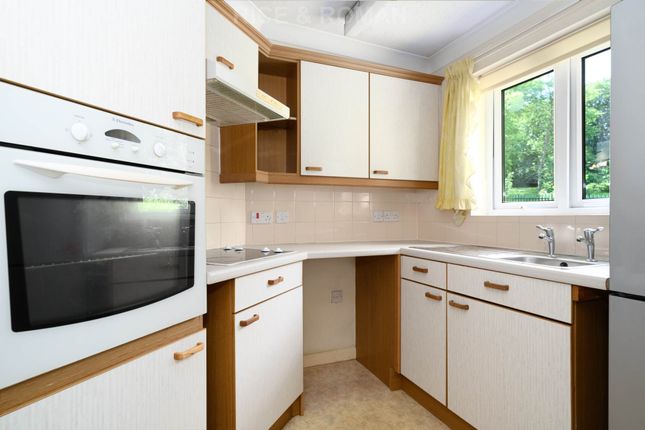 19 Saddlers Court, Mount Hill, Epsom photo 4