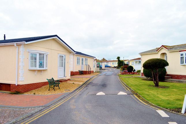 1, Cerne Villa Park, Chickerell Road, Weymouth photo 3