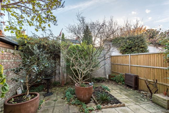 12, Orchard Mews, London photo 4