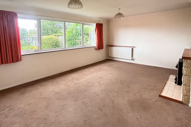 105 Oldbury Orchard, Gloucester photo 2