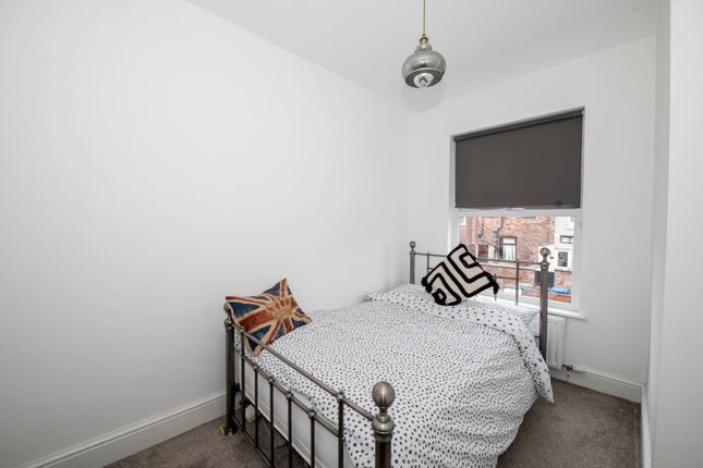 Terraced house to rent in Ernest Street, Manchester