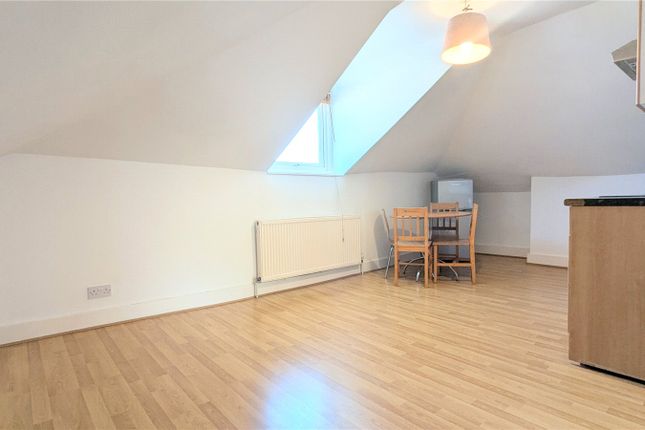 Flat 4, 30, White Hart Lane, London photo 4