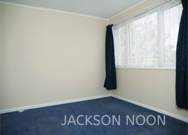 15, Donovan Close, Epsom photo 3