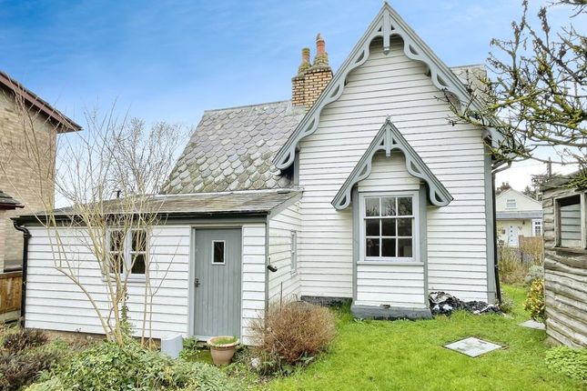 North Lodge, 34 Wivenhoe Road, Colchester photo 2
