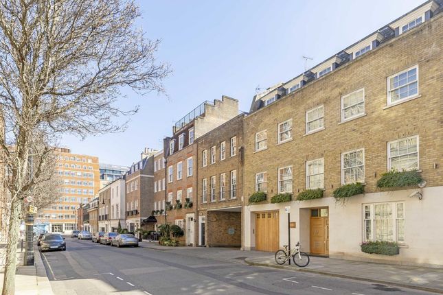 Thumbnail Flat to rent in Farm Street, London