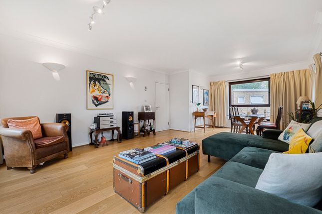 Flat 9, Hillview, 2-4, Primrose Hill Road, London photo 4