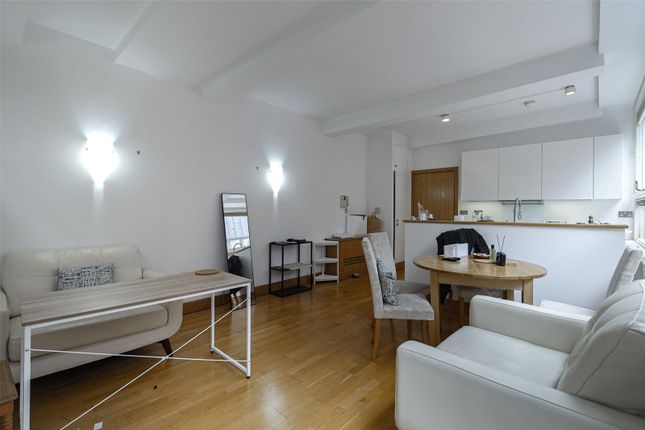 Flat 3, 2, Greystoke Place, Holborn photo 4