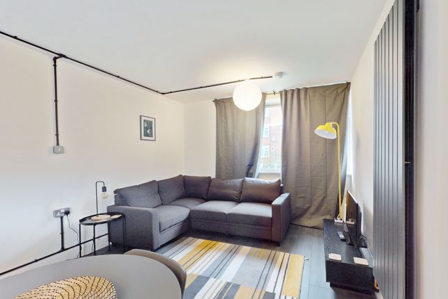 Flat to rent in Weymouth Terrace, London