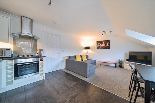 Flat 7, East Court, Swanage photo 2