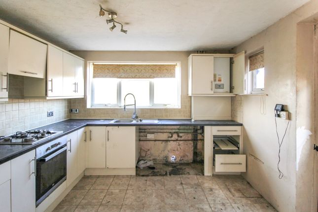 45, Churchill Avenue, Salisbury photo 4