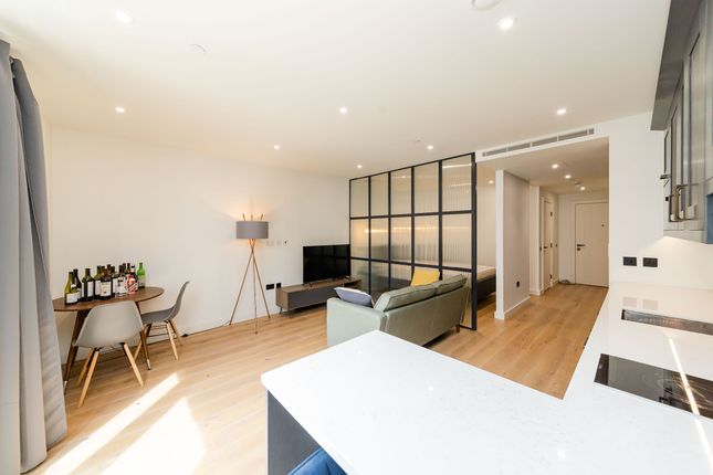 Studio flat on Flat 26, London, £550,000