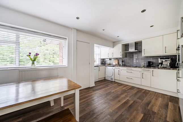 6 Fairmead Court,, Gordon Crescent, Surrey photo 2