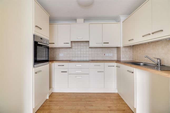 Flat 26, Millcroft Court, Mill Road, Cambridge photo 4