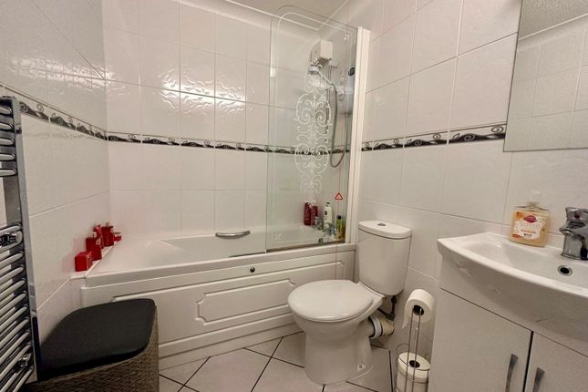 Flat 60, Homelands House, 535, Ringwood Road, Ferndown photo 5
