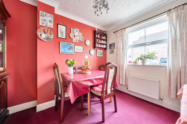 10 Cashford Gate, Taunton photo 4