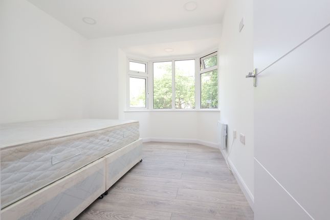 Thumbnail Flat to rent in Brentfield Gardens, London