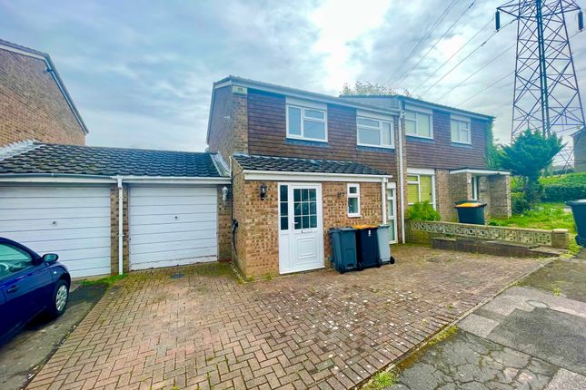 Thumbnail Property to rent in Hamsterley Close, Bedford