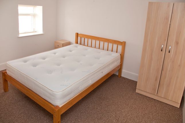 Flat to rent in High Street, Lincoln
