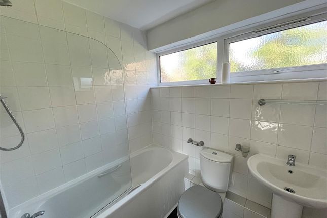 21 Bolleyn Wood Court, Lacey Green, Wilmslow photo 4