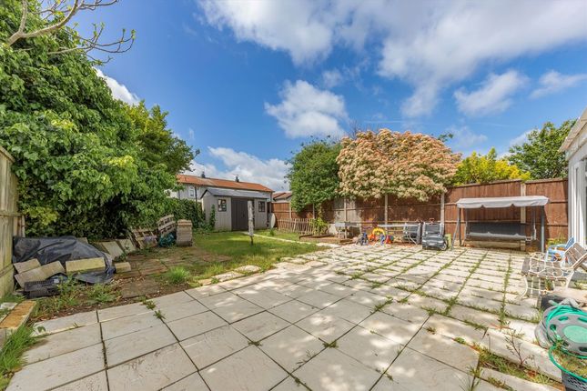 46, Winchester Road, Feltham photo 4