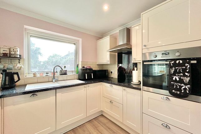 7 Woodbury View, Exeter photo 4