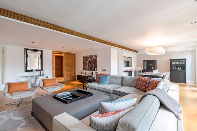 Flat for sale in Davies Street, Mayfair, London