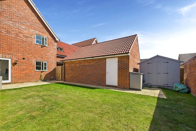 2, Jubilee Crescent, Manningtree photo 3