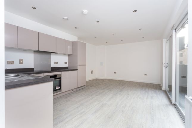 Flat 13 2 Collendale Road, London, London photo 4
