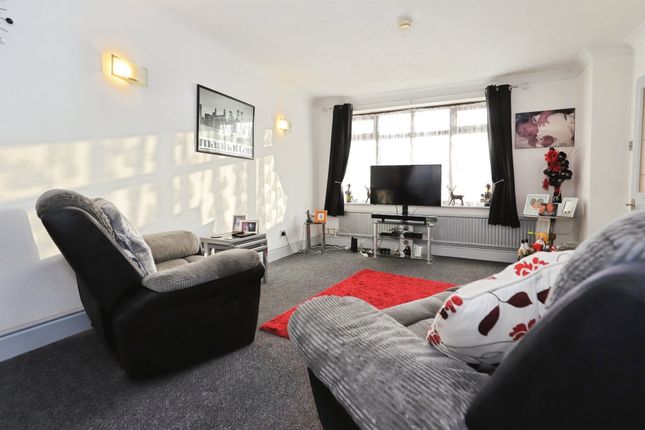 1, Kendlewood Road, Kidderminster photo 4