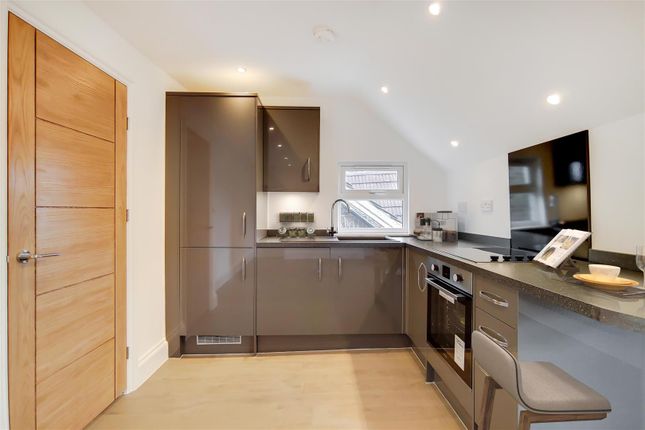 Thumbnail Flat to rent in Waldegrave Road, London