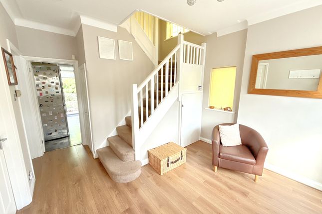 17 Belmont Avenue, Barnet photo 2