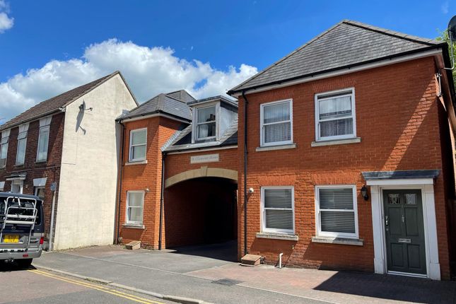 3 bed terraced house to rent in St. Clements Mews, Salisbury SP2