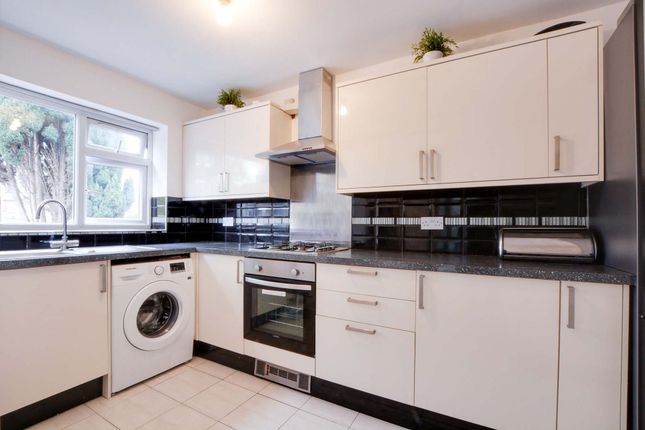 6 Chiltern Green, Leicester photo 3