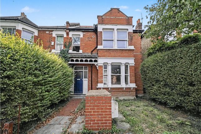 2-bed house on 9 Flat 1 & 2, Avenue Road, Isleworth, £257,000