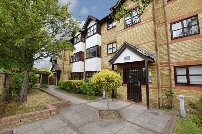 Thumbnail Flat to rent in Park Lodge, St. Albans Road, Watford