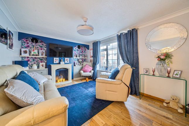 3, Kitchener Cottage, High Street, Lower Stoke photo 2