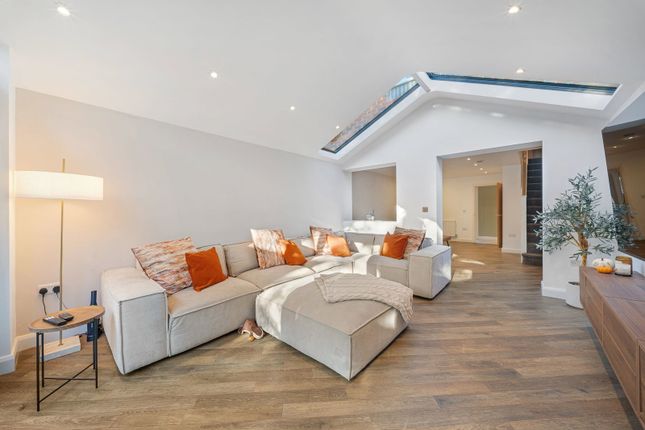 Brook Meadow Close, Manchester photo 4