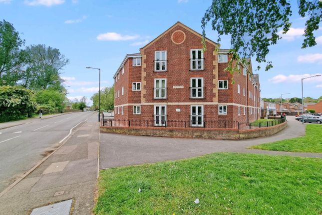 2 bed flat for sale in Parkfield Road, Newbold, Rugby CV21