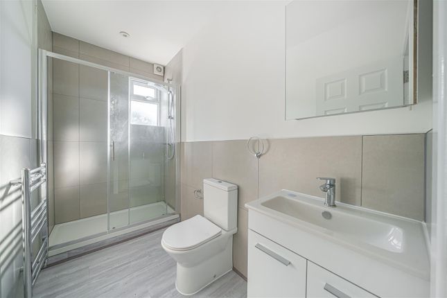 Flat to rent in Gibbon Road, Kingston Upon Thames