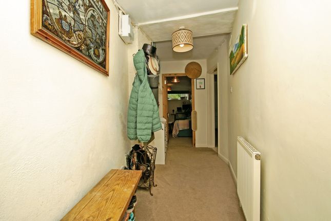 Flat 2, 14, Broad Street, Cornwall photo 4