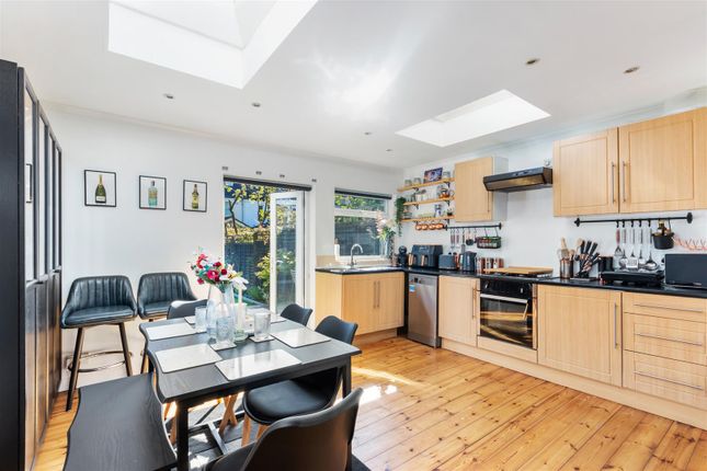 Thumbnail Terraced house for sale in Vernon Avenue, London