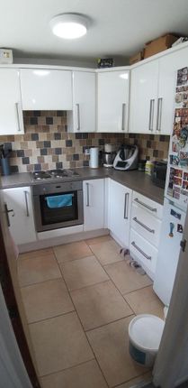 50, Cooper Close, Greenhithe photo 4