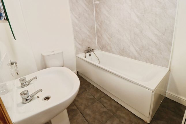 Flat 1, Staple Hill House 103-105,, Staple Hill Road, Bristol photo 4
