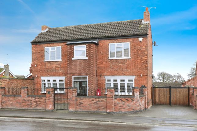 Thumbnail Detached house for sale in Great North Road, Retford
