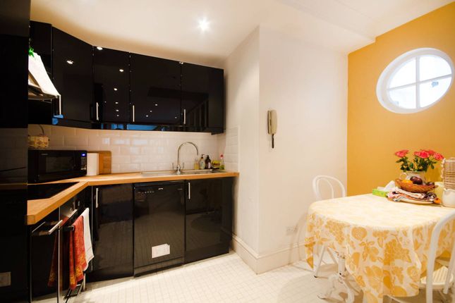 Flat to rent in Collingham Place, South Kensington, London