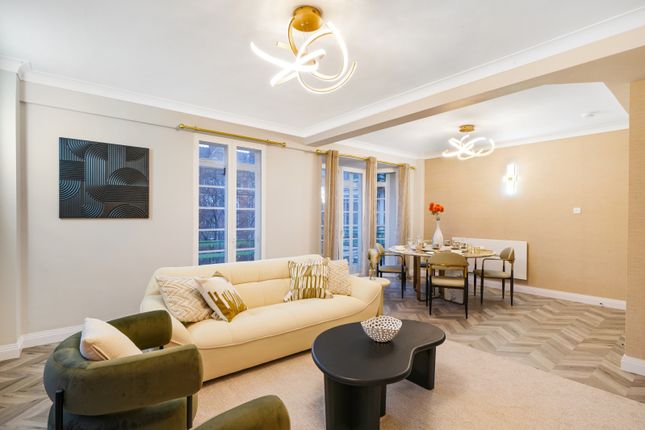 Flat to rent in Dorset House, Gloucester Place