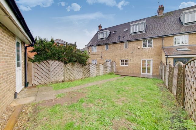 Lady Aylesford Avenue, Stanmore photo 4